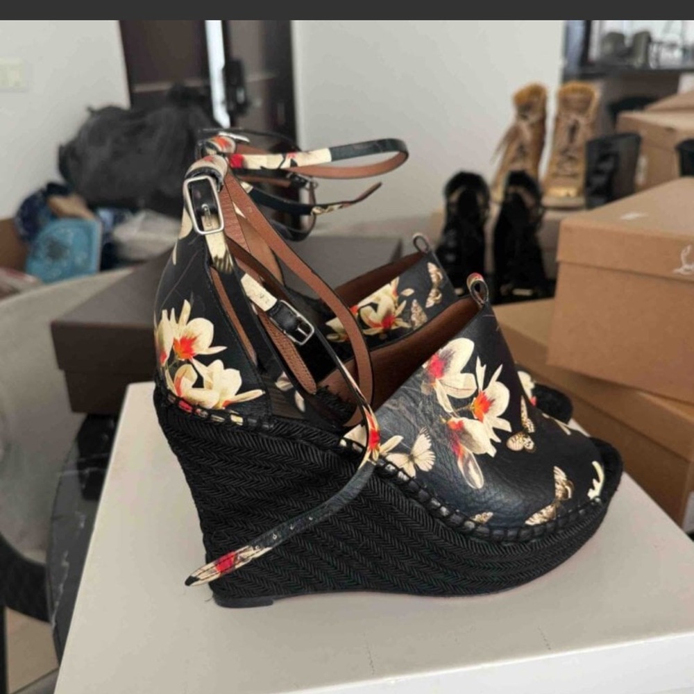 Givenchy Black and Cream Floral Wedges - Picture 6 of 9